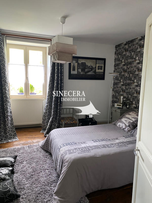 Propriété - 220 m² - 8 pièces