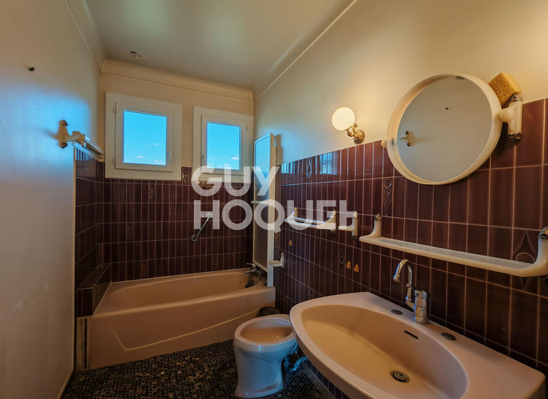 Maison - 185 m² - 7 pièces