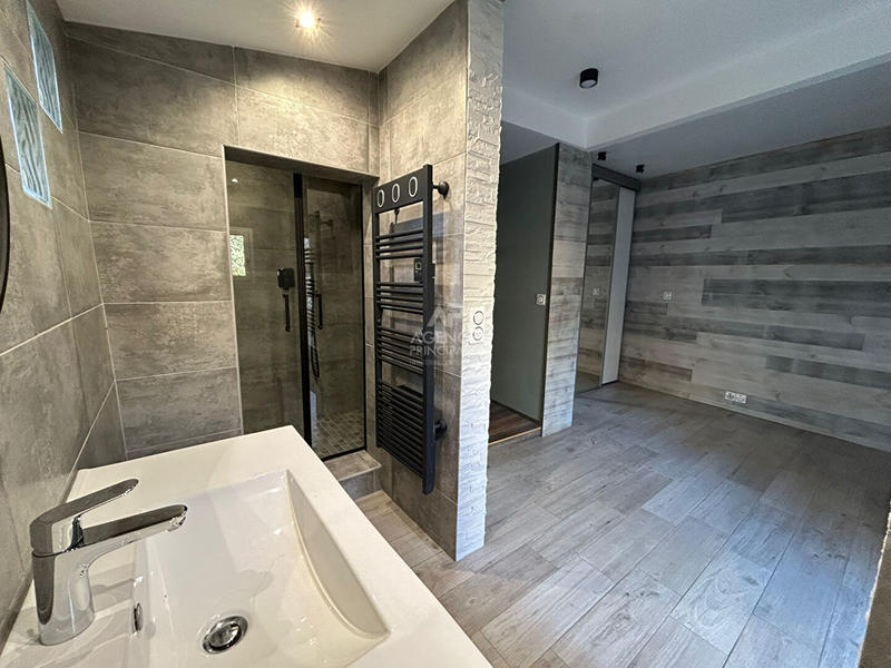 Maison - 154 m² - 8 pièces