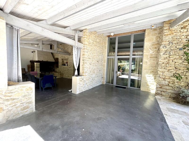 Maison - 650 m² - 20 pièces