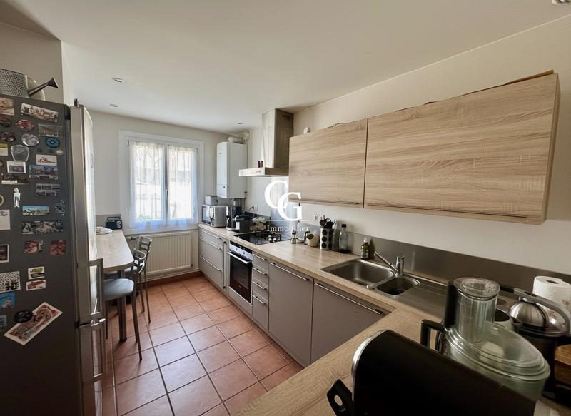 Maison - 99 m² - 5 pièces