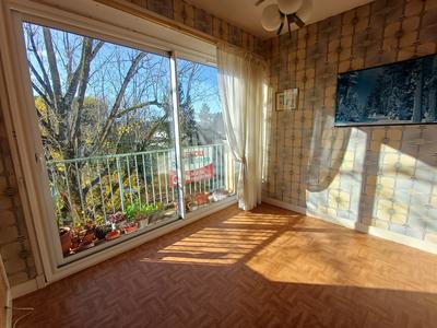 Appartement - 94 m² - 4 pièces
