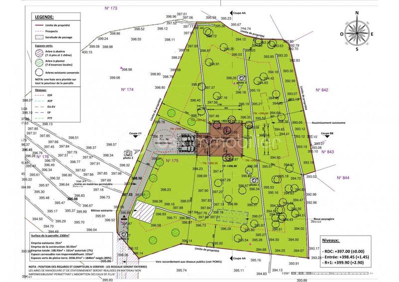 Terrain constructible - 2 300 m²