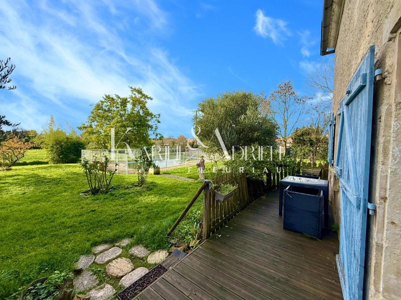 Maison - 201 m² - 7 pièces