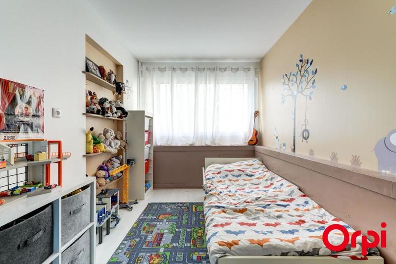 Appartement - 94 m² - 5 pièces