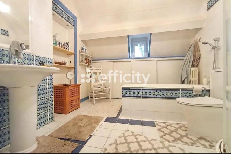 Maison - 171 m² - 6 pièces