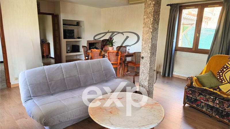 Maison traditionnelle - 179 m² - 7 pièces