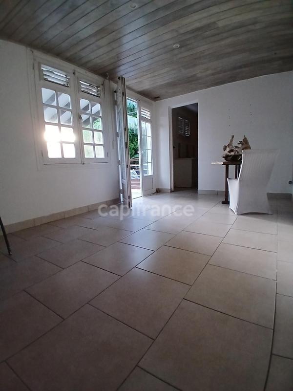 Maison - 270 m² - 13 pièces