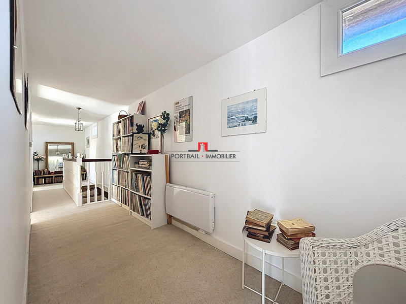 Maison - 180 m² - 6 pièces