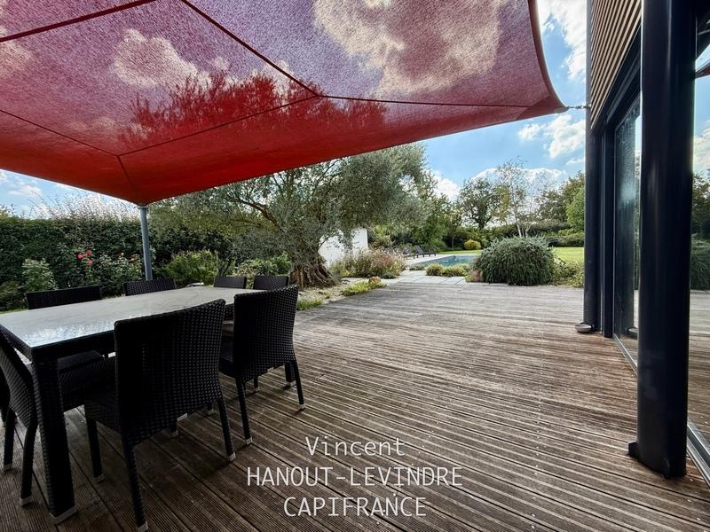 Maison - 245 m² - 9 pièces