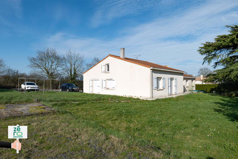 Maison - 238 m² - 10 pièces