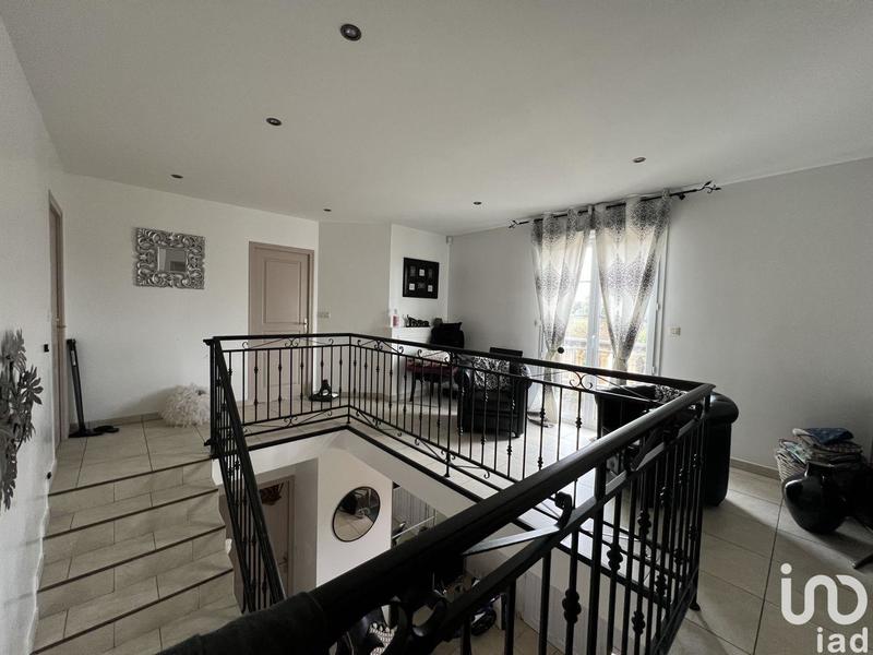 Maison - 230 m² - 9 pièces