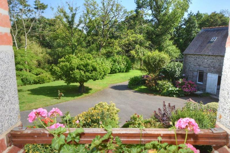 Maison - 233 m² - 9 pièces