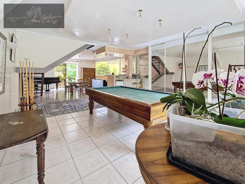 Maison - 272 m² - 6 pièces