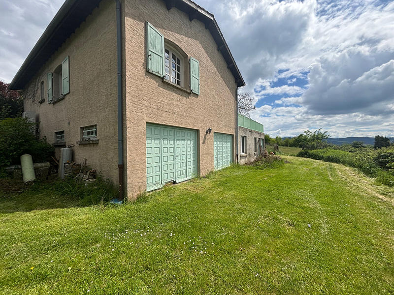 Maison - 235 m² - 9 pièces