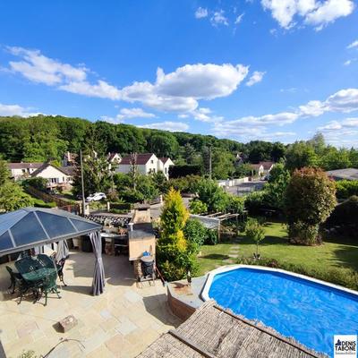 Maison traditionnelle - 178 m² - 7 pièces