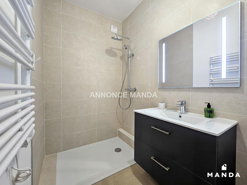 Chambre - 10 m² - 4 pièces