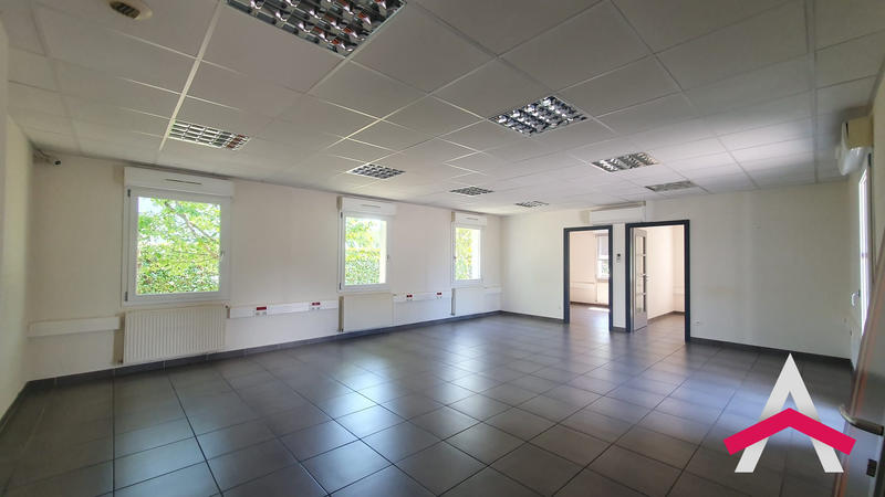 Local d'activités - 468 m²