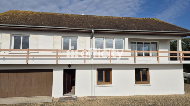 Maison - 230 m² - 8 pièces