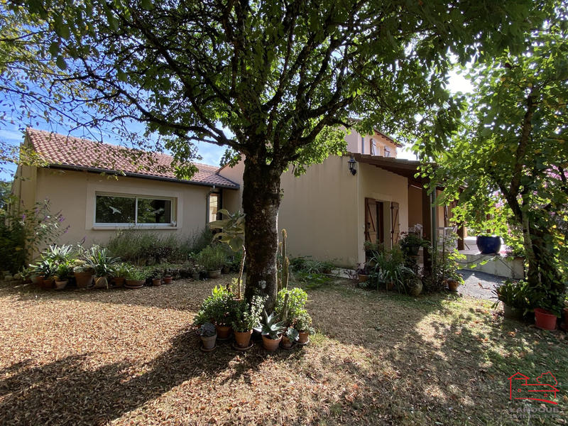 Maison - 220 m² - 6 pièces