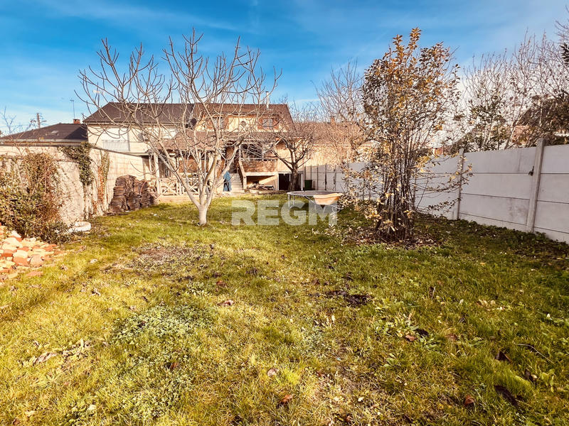 Maison - 223 m² - 7 pièces