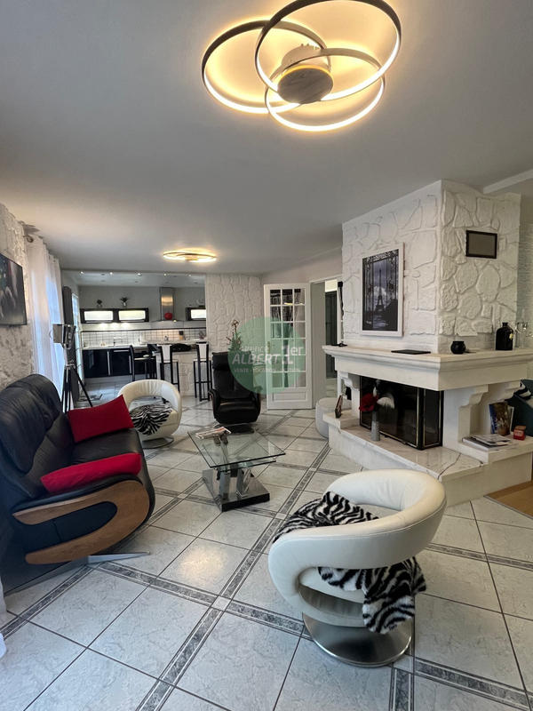 Maison - 140 m² - 6 pièces