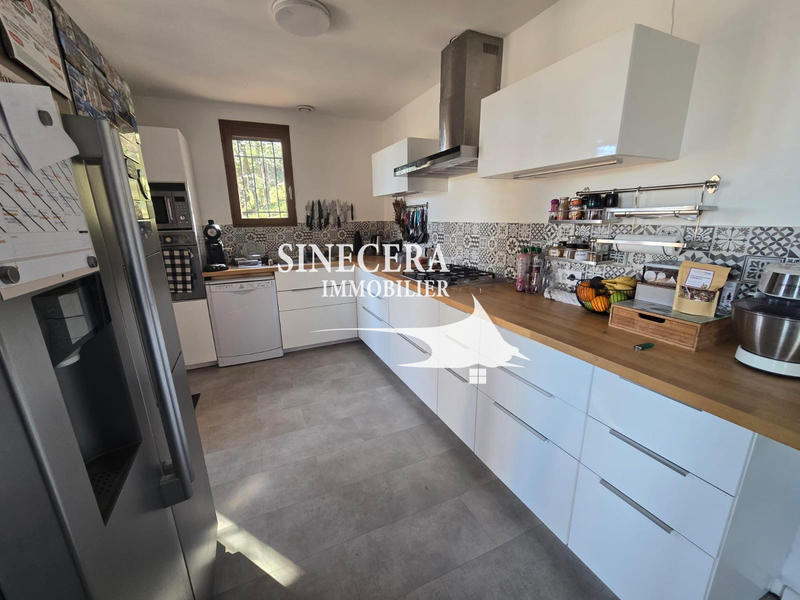 Villa - 198 m² - 10 pièces