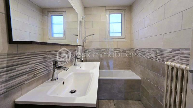 Maison - 140 m² - 8 pièces