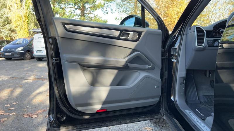 Porsche Cayenne Coupé 3 3.0 V6 462.0 Tiptronic 8 Platinium Edition