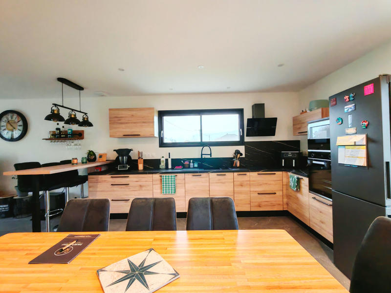 Maison - 98 m² - 5 pièces