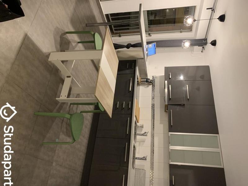 Chambre - 14 m² - 1 pièce