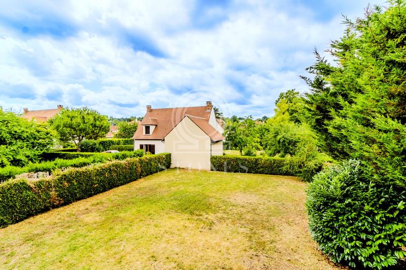 Maison traditionnelle - 158 m² - 6 pièces