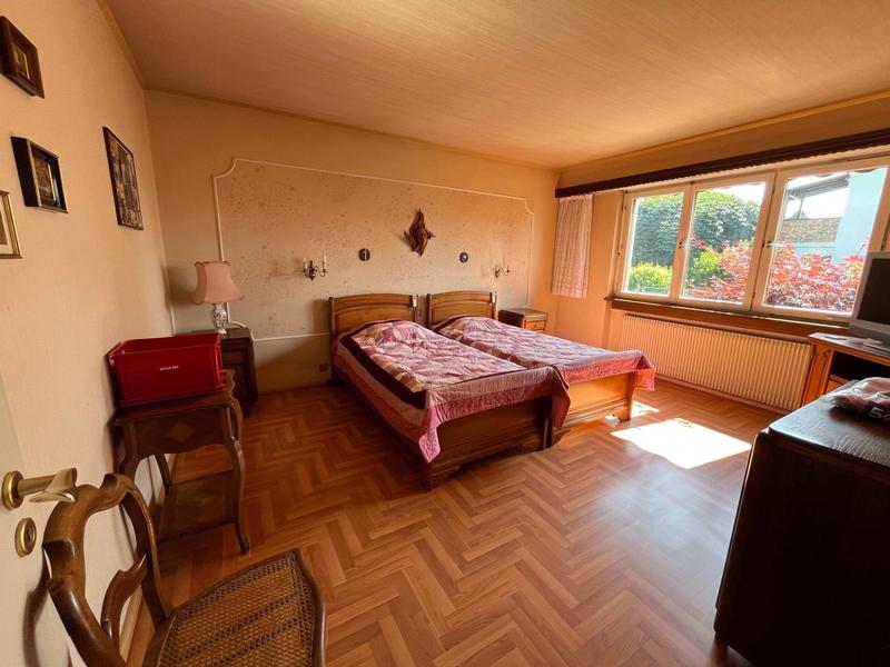 Maison - 265 m² - 10 pièces