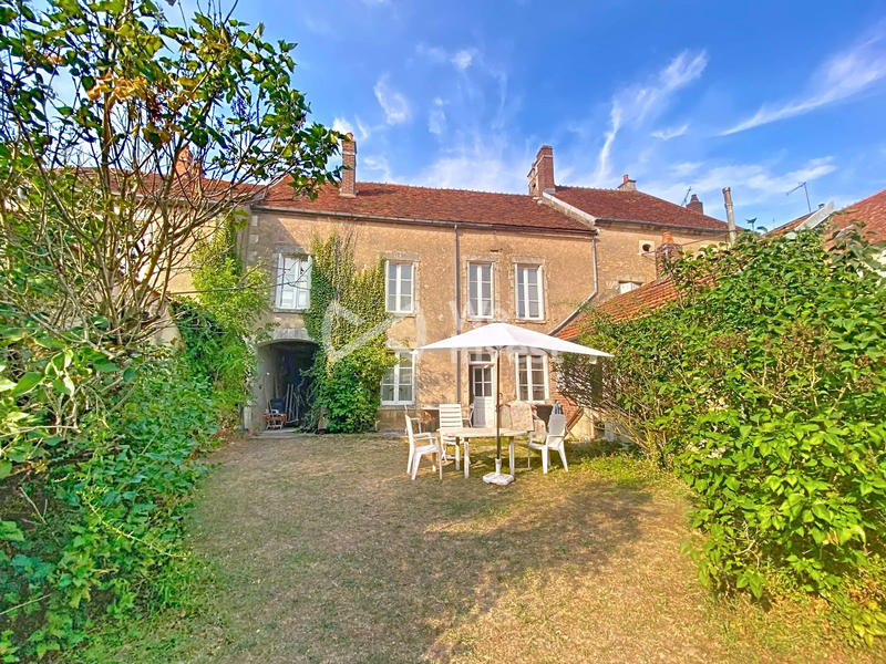 Maison ancienne - 186 m² - 7 pièces