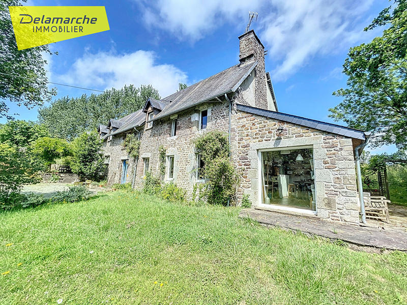 Maison - 243 m² - 10 pièces