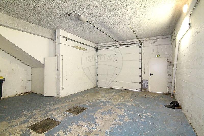 Local commercial - 322 m² - 4 pièces