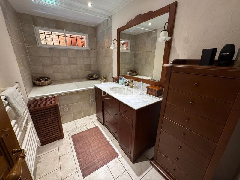 Maison - 190 m² - 9 pièces