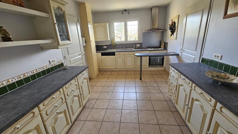 Maison - 210 m² - 10 pièces