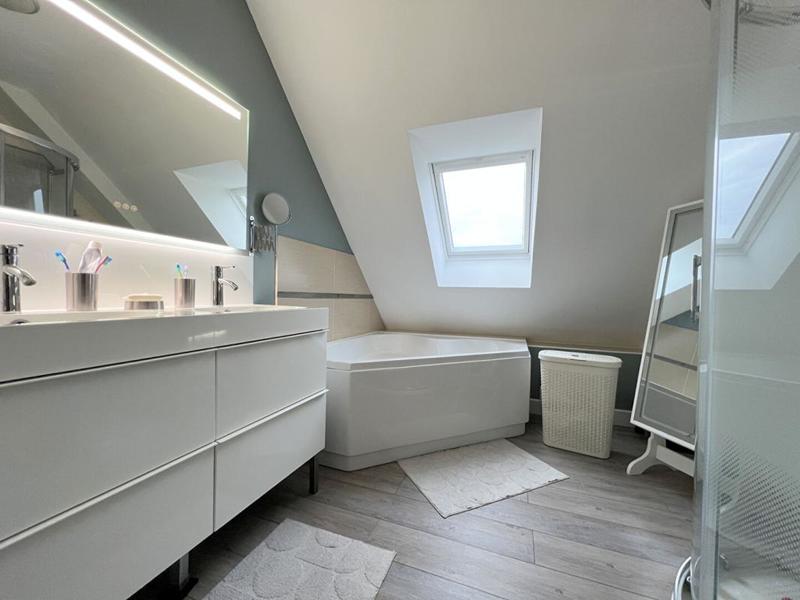 Maison - 142 m² - 5 pièces