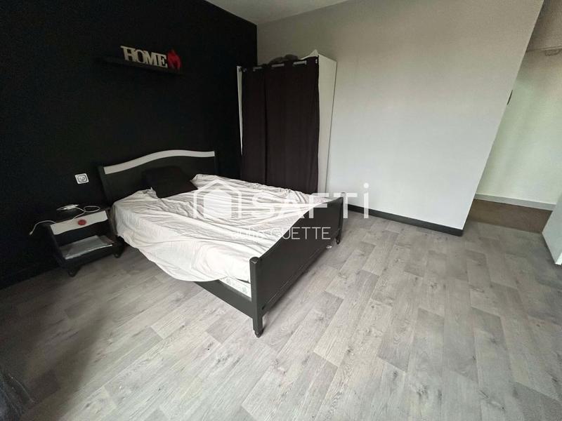 Maison - 275 m² - 10 pièces