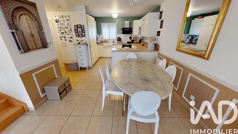 Maison - 98 m² - 5 pièces