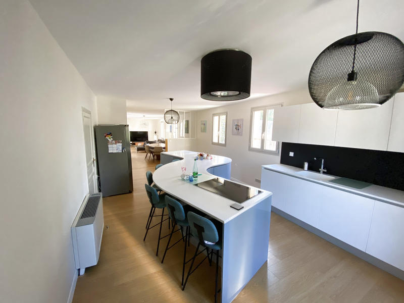 Maison - 404 m² - 8 pièces