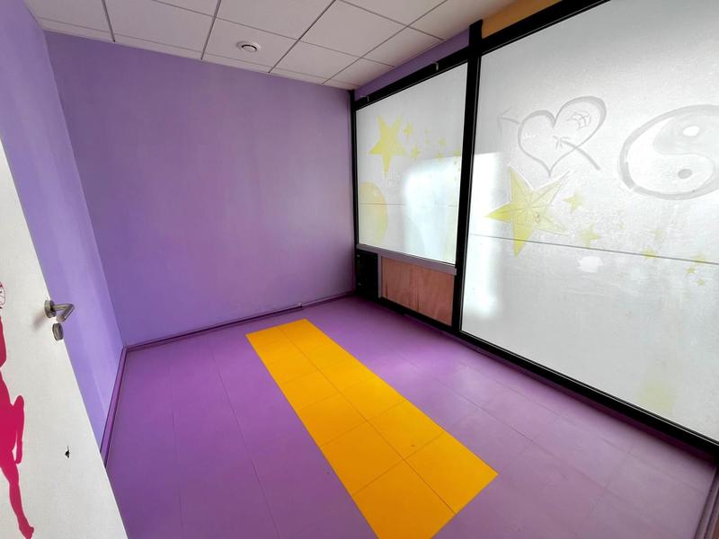 Local commercial - 145 m² - 1 pièce