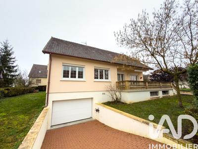 Maison - 214 m² - 7 pièces