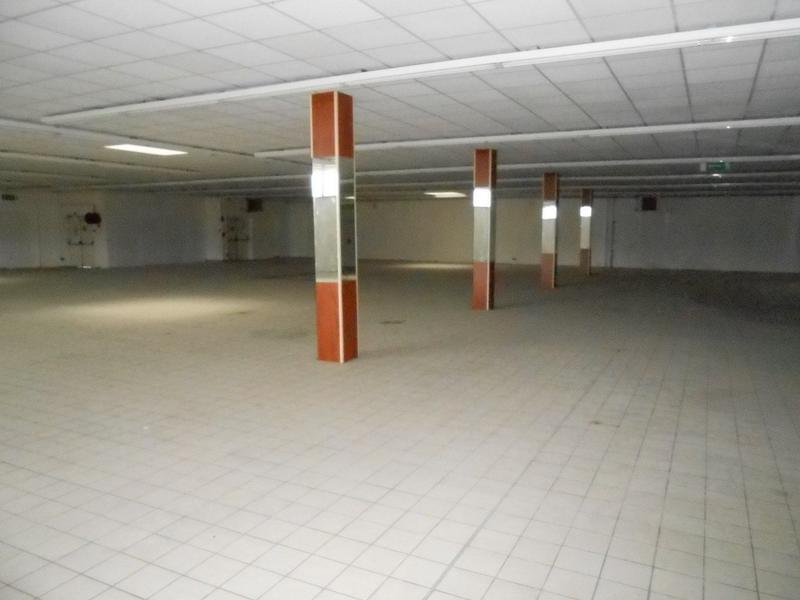 Local commercial - 1 650 m²