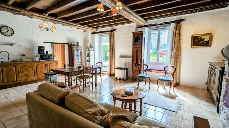 Maison - 247 m² - 8 pièces