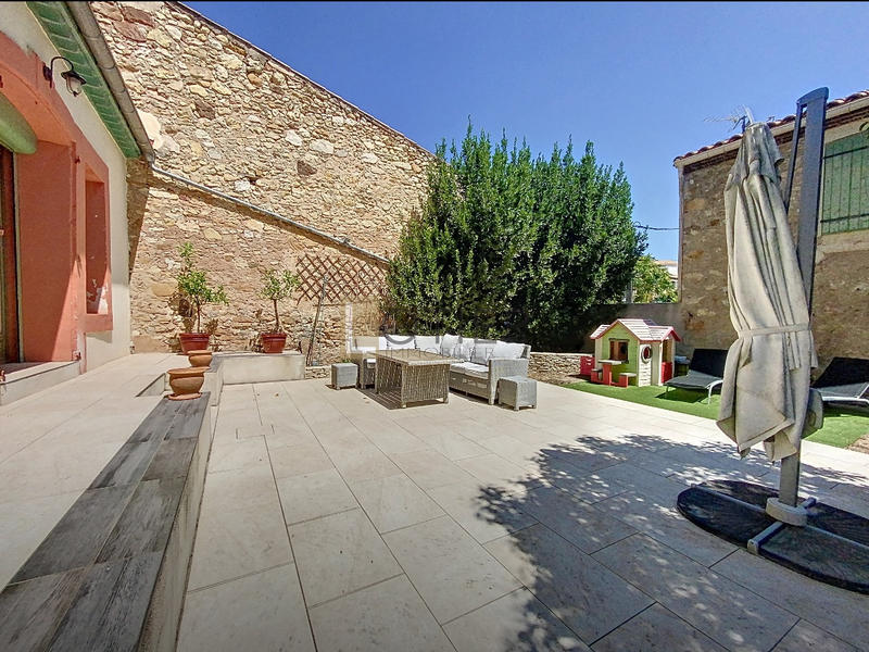 Maison - 207 m² - 8 pièces