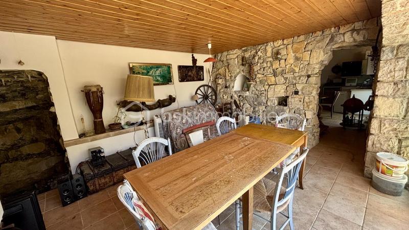Maison en pierre - 77 m² - 3 pièces