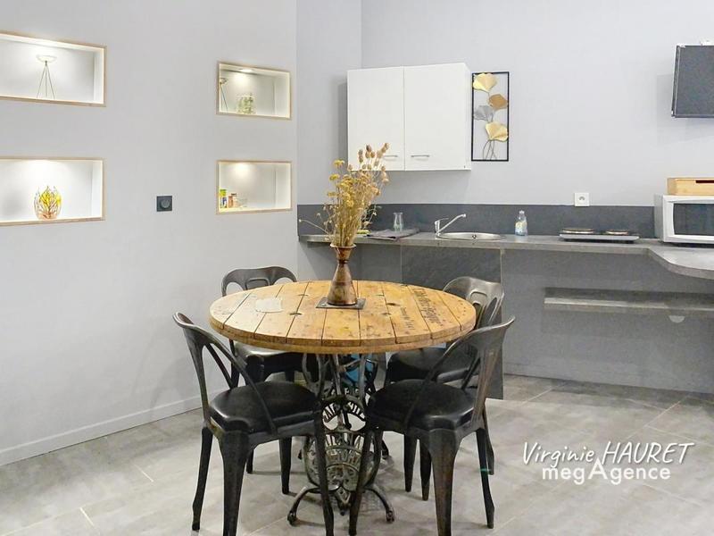 Maison en pierre - 343 m² - 9 pièces