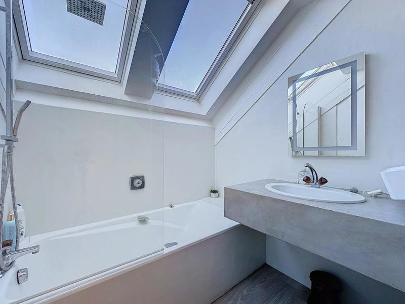 Maison d'architecte - 220 m² - 9 pièces